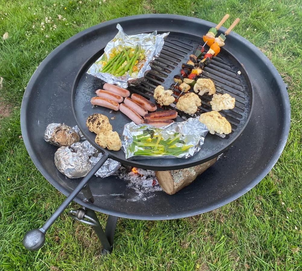 Black Mountains Glamping Hotel Abergavenny Bagian luar foto