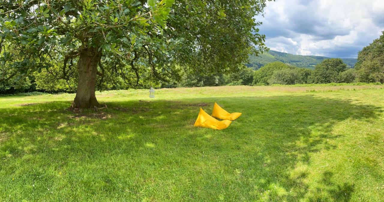 Black Mountains Glamping Hotel Abergavenny Bagian luar foto